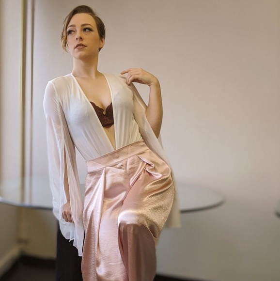 Meet your Posher, Tori! - Picture 6 of 8